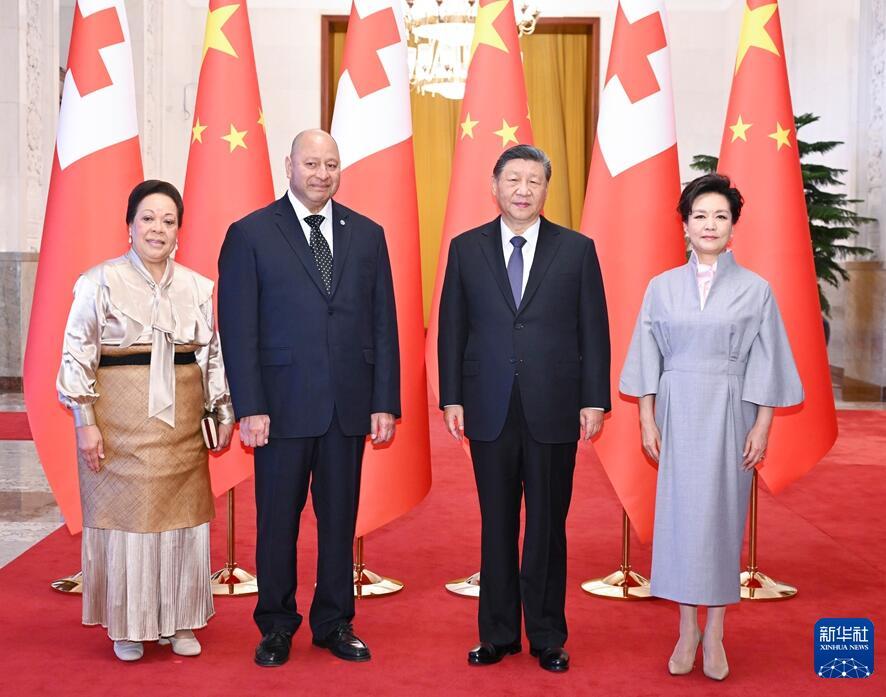 Ши Жиньпин дарга Тонгагийн хаант улсын хаан Тупоу VI-тай уулзав 